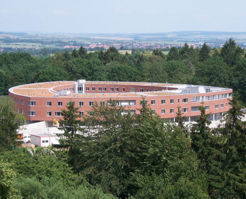 1. Preis im Wettbewerb und Mehrfachbeauftragung für den Neubau des Maßregelvollzug in Mühlhausen von Schwieger Architekten aus Göttingen.