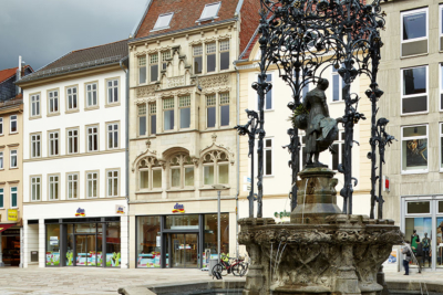 Umbau und Sanierung eines Wohn- und Geschäftshäuser in der Weender Straße 22-24 in Göttingen von Schwieger Architekten.