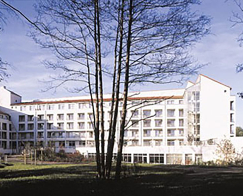 Neubau einer Kurklinik in Bad Schmiedeberg für die Eisenmoorbad Bad Schmiedeberg Kur-GmbH durch Schwieger Architekten in Göttingen.